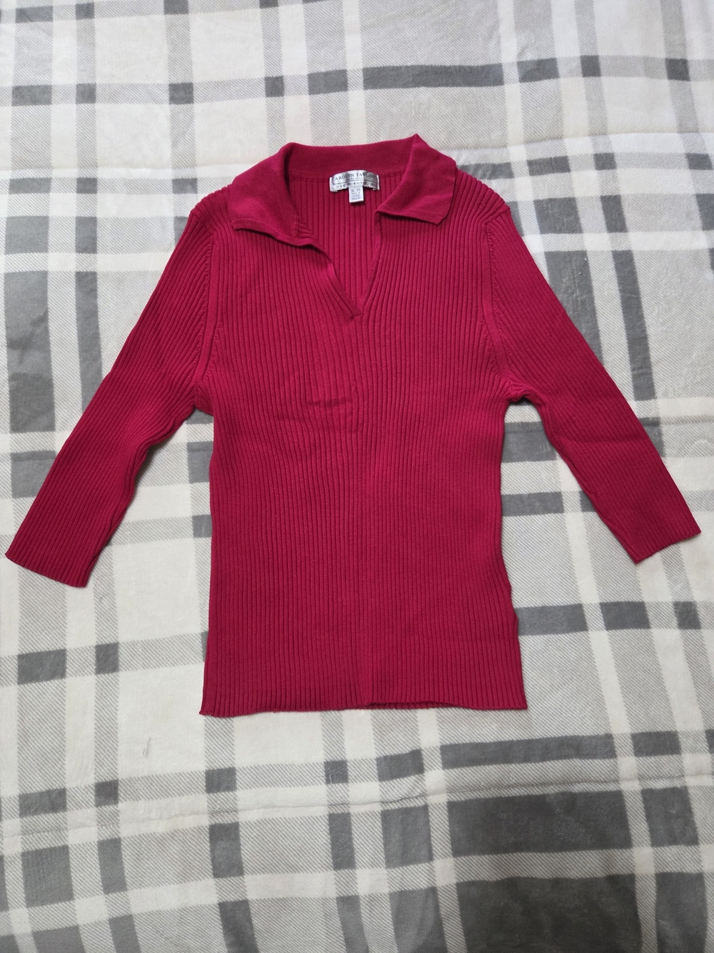 Carolyn Taylor Ribbed V-Neck Collared Top